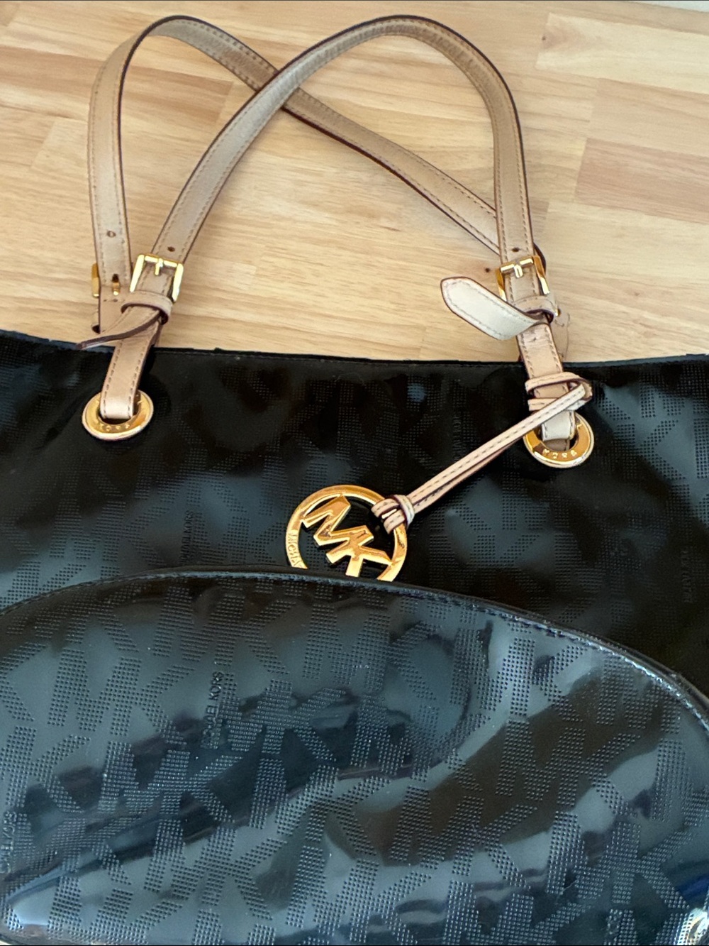 Michael Kors Black Tote with Beige Straps and Gold Logo Charm - Picture 1 of 11